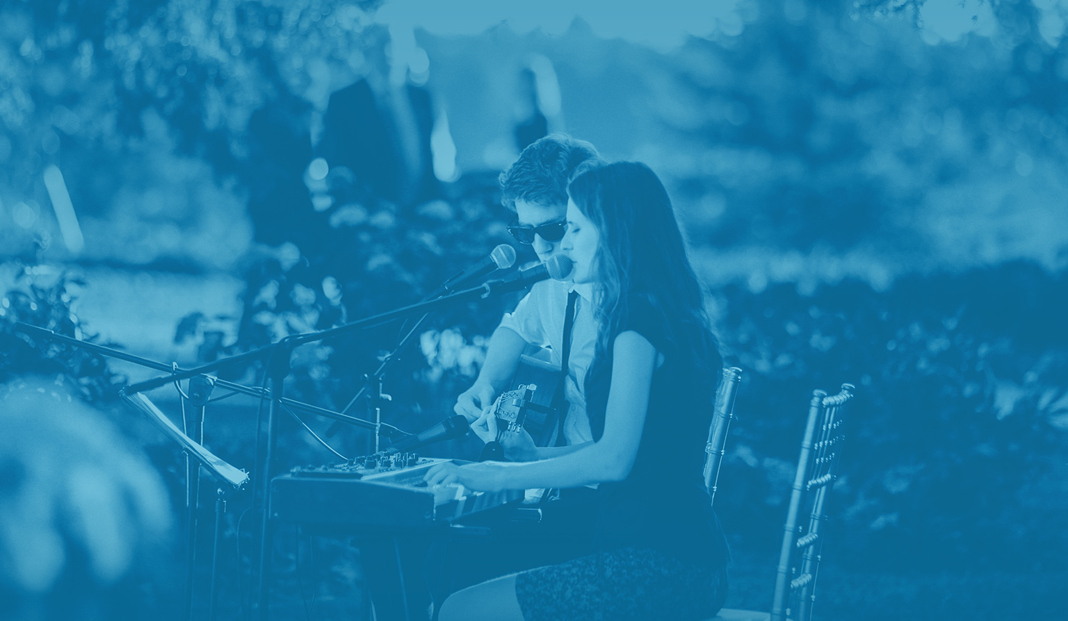 piano keyboard playing at wedding